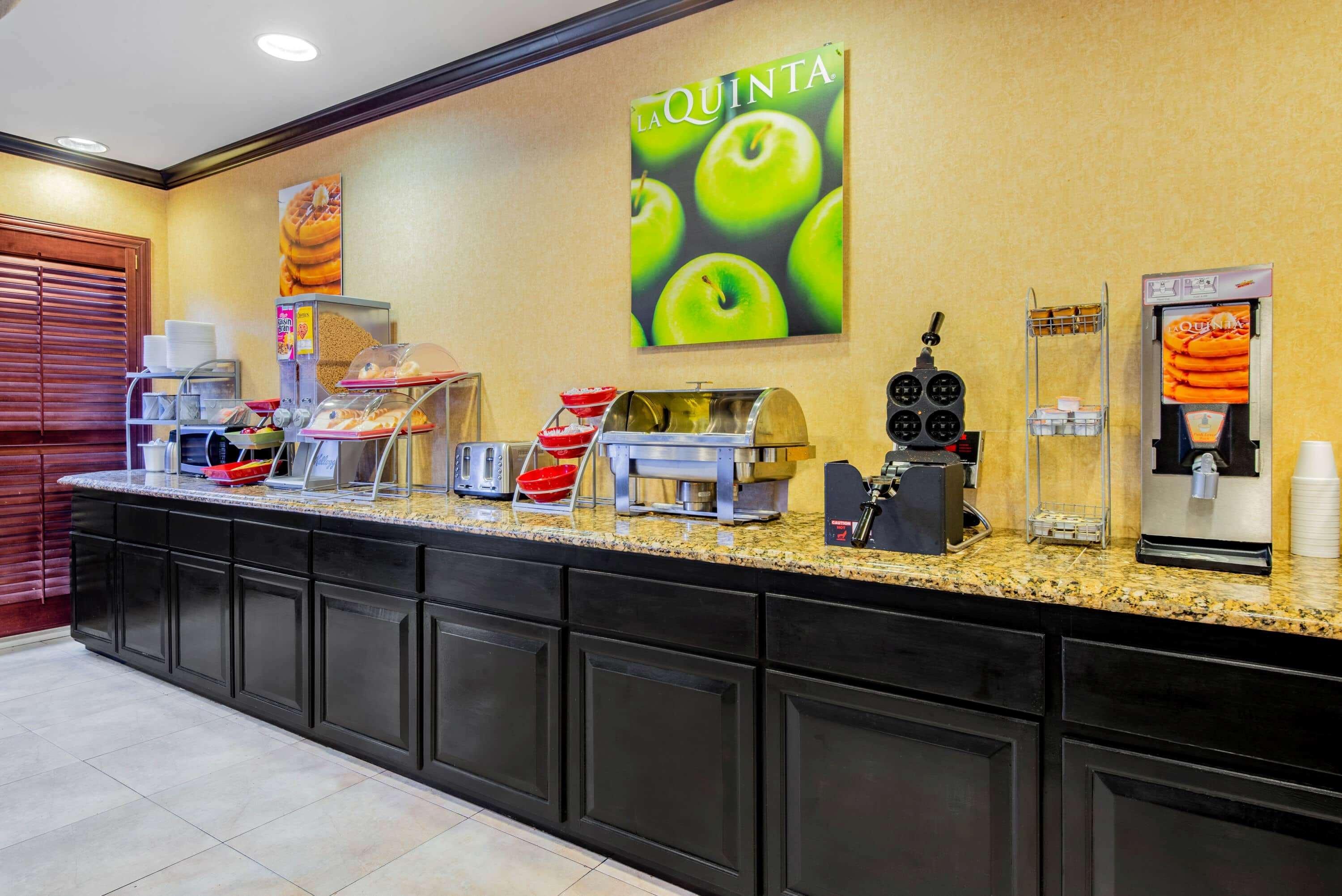 מלון מאונט לאורל La Quinta By Wyndham Mt. Laurel - Philadelphia מראה חיצוני תמונה